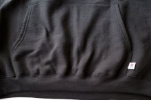 他の写真3: RELAX FIT       リラックスフィット ”MUFF POCKET CREW SWEAT”スウェットシャツ・ブラック