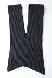 sulvam       サルバム ”slach knit scarf”スリット入りニットスカーフ・ブラック