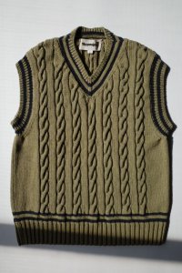 slopeslow       cable HAND KNITTING cricket vest