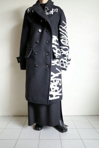 画像22: TAKAHIROMIYASHITATheSoloist.       right - left pencil silhouette double breasted peacoat.