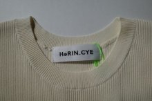 他の写真1: HeRIN.CYE       Back slit knit tops・OFF WHITE