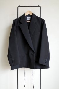 tactor        gathered uniform jacket