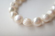 他の写真1: THE SUNNY       SWIRL PEARL NECKLACE