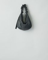 ssstein         SHIRRING HANDLE LEATHER SHOULDER BAG・LEATHER/BLACK