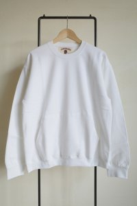 RELAX FIT       リラックスフィット ”Muff Pocket Crew Sweat”スウェットシャツ・ホワイト