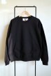 画像1: RELAX FIT       リラックスフィット ”Muff Pocket Crew Sweat”スウェットシャツ・ブラック (1)