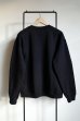 画像2: RELAX FIT       リラックスフィット ”Muff Pocket Crew Sweat”スウェットシャツ・ブラック (2)