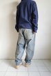 画像13: RELAX FIT       リラックスフィット ”Muff Pocket Crew Sweat”スウェットシャツ・ネイビー