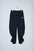 naokitomizuka      Reebok deformed sweat pant・black