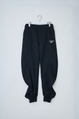 naokitomizuka      Reebok deformed sweat pant・black