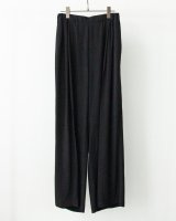 ANTHEM A        SILKY VISCOSE 2TUCK FLARE EASY PANTS・BLACK