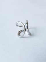 revie objects       〈ANALYZE〉around ear cuff SV