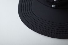 他の写真1:  GARBAGE      SOFT BRIM 6 PANEL CAP (BIG PEACE)・BLACK×WHITE EMB