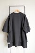 画像2: renewces       "different lengths for front&back T-sh"・off black (2)