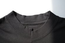 他の写真1: renewces       "front switching embroidery T-sh"・black×tricolr NOTHING