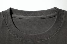 他の写真1: renewces       "different lengths for front&back T-sh"・off black