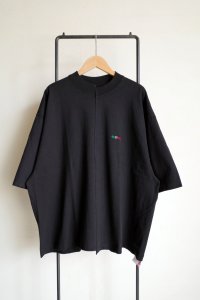 renewces       "front switching embroidery T-sh"・black×tricolr MATTERS