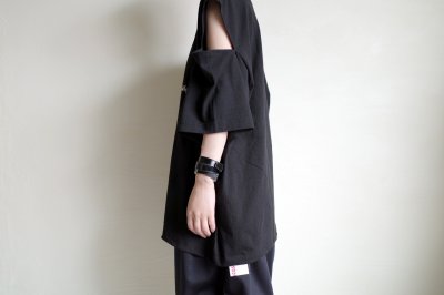 画像6: renewces       "inside-out shoulder slits T"・black ×monotone