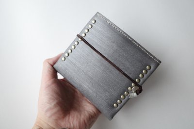 画像8: ebagos  エバゴス　　ブライドルレザーカシメ二つ折財布・グレイ