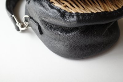 画像3: ebagos  エバゴス　　 フニュ シュリンク ボディーバッグS・ブラック