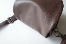 他の写真2: ebagos  エバゴス　　 フニュ シュリンク ボディーバッグS・チョコ