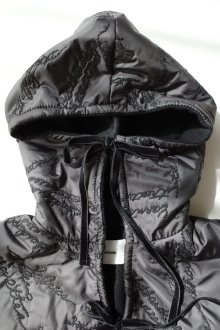 他の写真1: naokitomizuka      Quilting ruffled gilet ・black