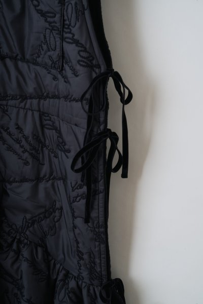 画像7: naokitomizuka      Quilting ruffled gilet ・black