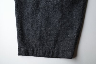 画像4: Dulcamara　　　　　　縮絨ウールタックワイドパンツ・チャコールグレー