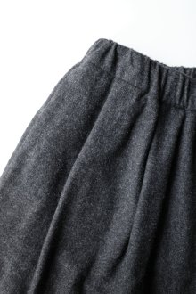 他の写真3: Dulcamara　　　　　　縮絨ウールタックワイドパンツ・チャコールグレー