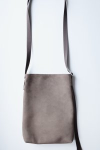 NL       ニール DAN レザーサコッシュバック・ヌバックブラウン