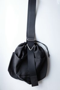 NL       ニール LUTA ショルダーバッグ・twillnylonブラック