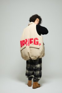 blackmeans irregular       オーバーサイズパデットスリーブレスコート・BEIGE