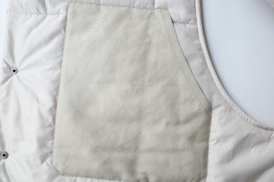 画像11: blackmeans irregular       オーバーサイズパデットスリーブレスコート・BEIGE