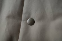 他の写真3: blackmeans irregular       オーバーサイズパデットスリーブレスコート・BEIGE