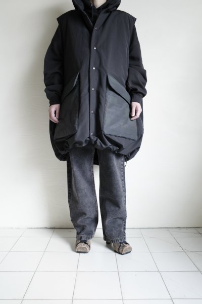 画像14: blackmeans irregular       オーバーサイズパデットスリーブレスコート・BLACK