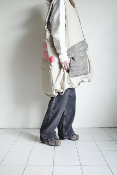 画像18: blackmeans irregular       オーバーサイズパデットスリーブレスコート・BEIGE