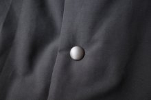 他の写真3: blackmeans irregular       オーバーサイズパデットスリーブレスコート・BLACK