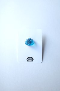 mahana       frog earrings・clear blue small