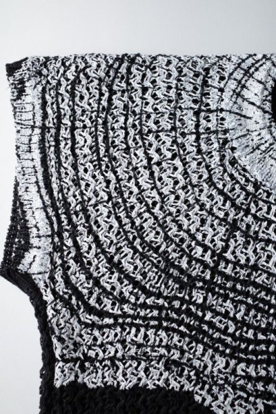 画像2: Khéiki      30%OFF  Printed Panel Sweater・Black