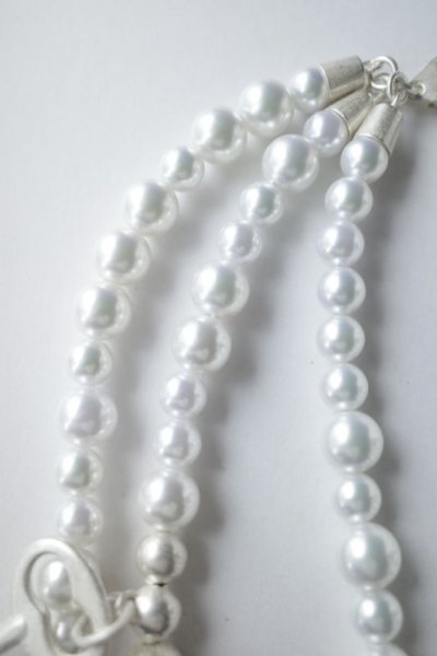 画像3: TAKAHIROMIYASHITATheSoloist.       pearl necklace with five keys.(8mm)