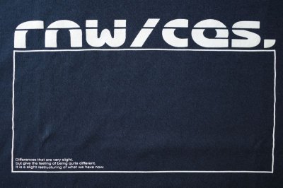 画像3: renewces       "a slightly different box silhouette T-sh"・renewces NAVY