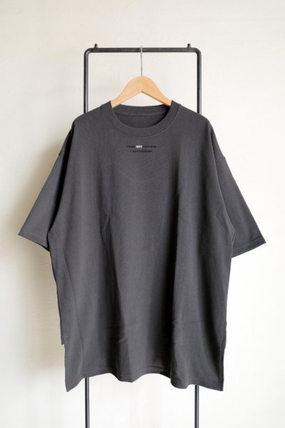 画像1: renewces       "different lengths for front&back T-sh"・off black (1)
