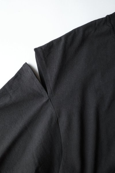 画像2: renewces       "inside-out shoulder slits T"・black ×monotone