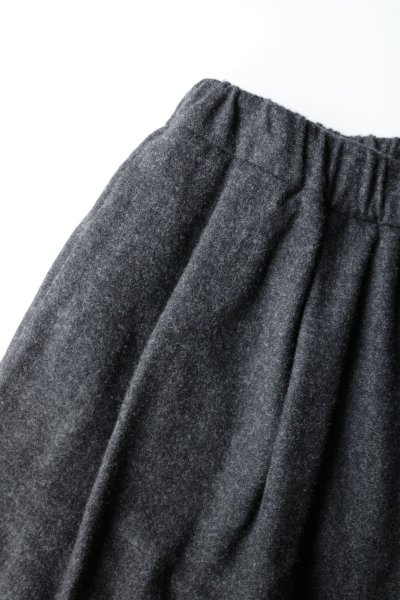 画像3: Dulcamara 縮絨ウールタックワイドパンツ・チャコールグレー