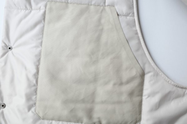 画像11: blackmeans irregular       オーバーサイズパデットスリーブレスコート・BEIGE (11)