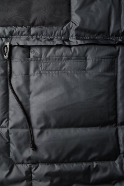 画像9: blackmeans irregular       オーバーサイズパデットスリーブレスコート・BLACK (9)