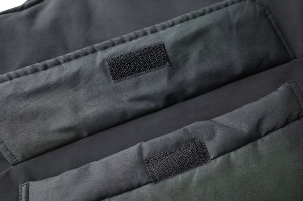 画像4: blackmeans irregular       オーバーサイズパデットスリーブレスコート・BLACK (4)