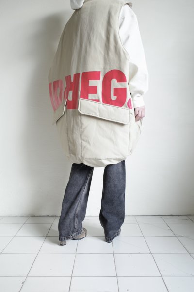 画像19: blackmeans irregular       オーバーサイズパデットスリーブレスコート・BEIGE (19)