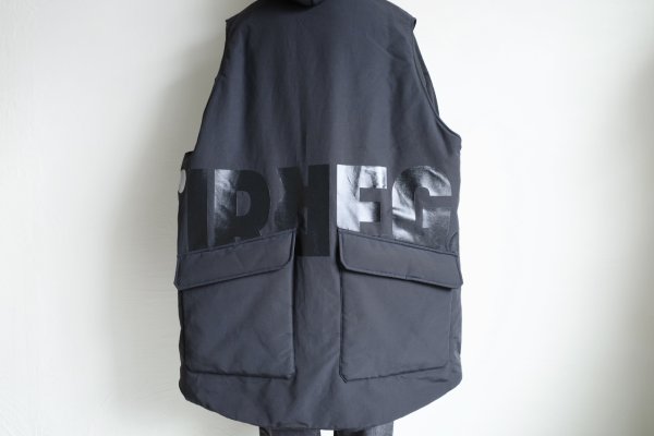 画像13: blackmeans irregular       オーバーサイズパデットスリーブレスコート・BLACK (13)