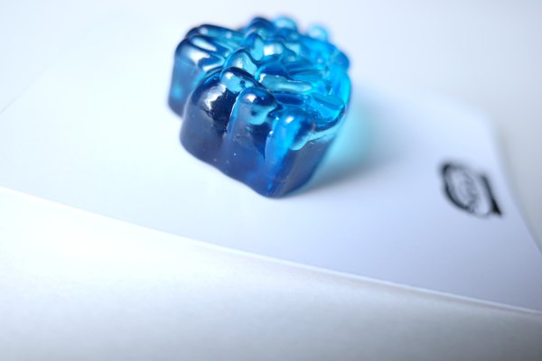 画像2: mahana       frog earrings・clear  blue big (2)